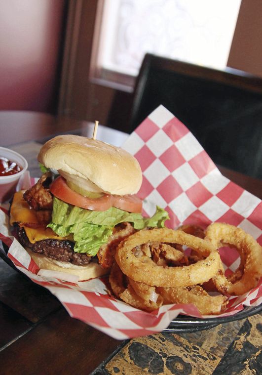 Sundays-Thursdays: George's Pub